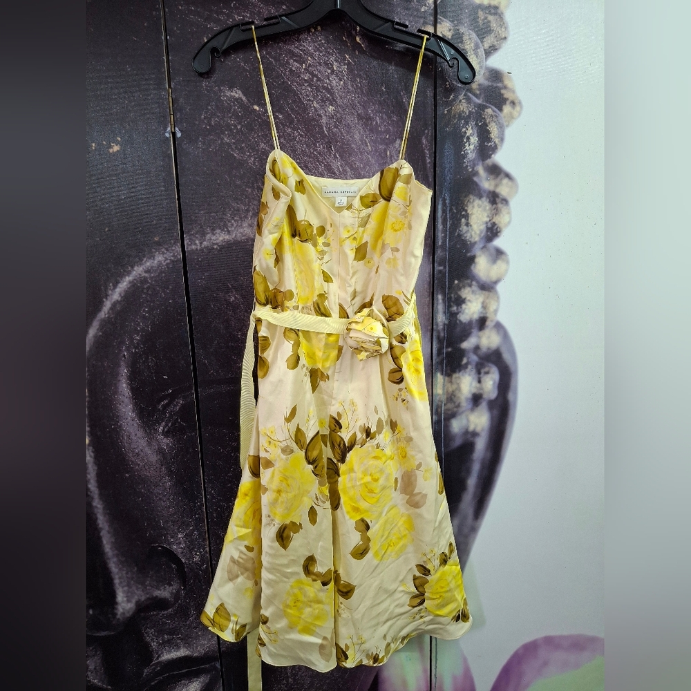 Banana Republic, size 2, spaghetti string summer dress. Colors: yellow, brown